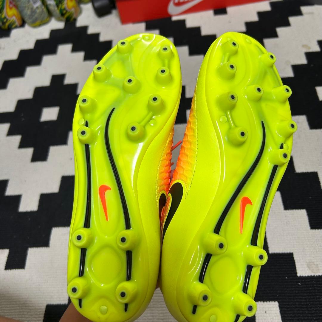 Nike マジスタ　サッカースパイク