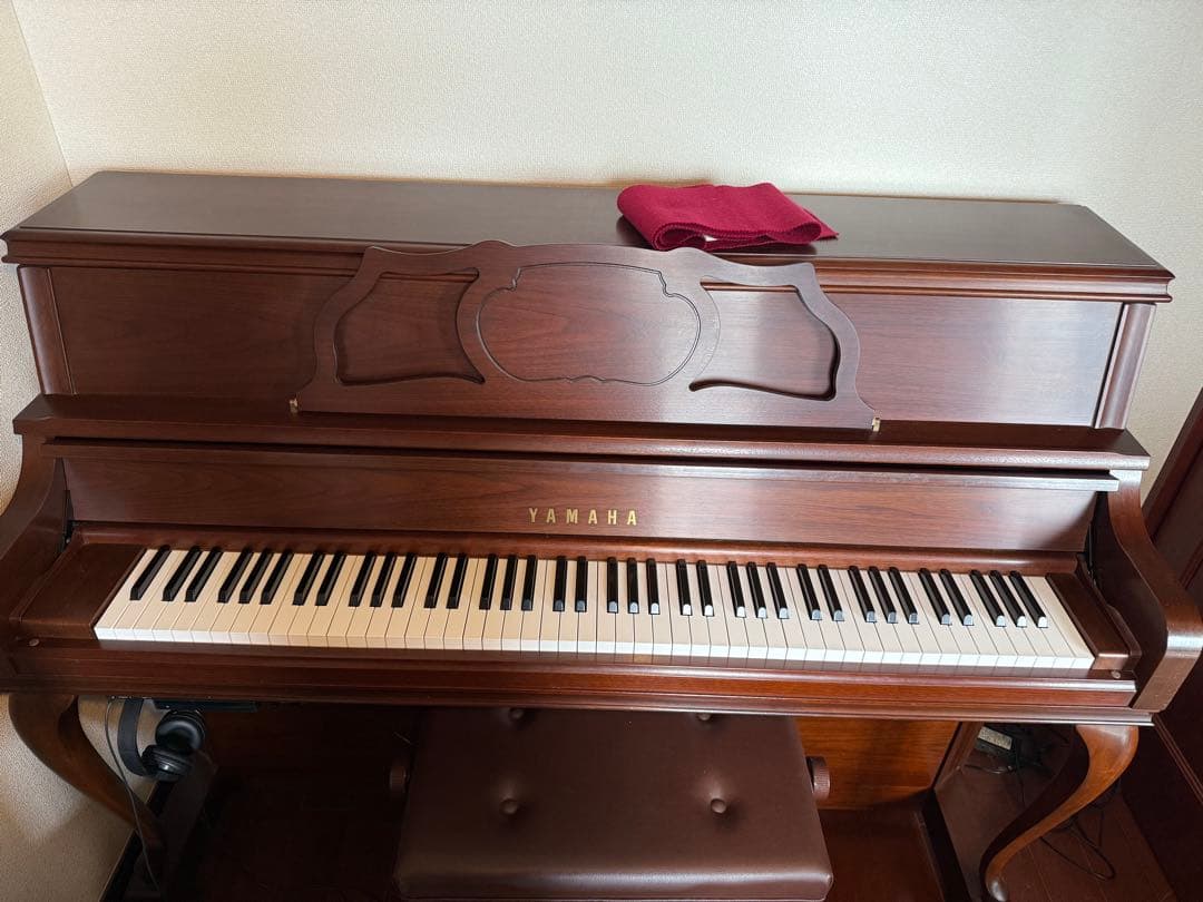 YAMAHA YF101W アップライトピアノ 木製 椅子付き　消音機能付　茶色