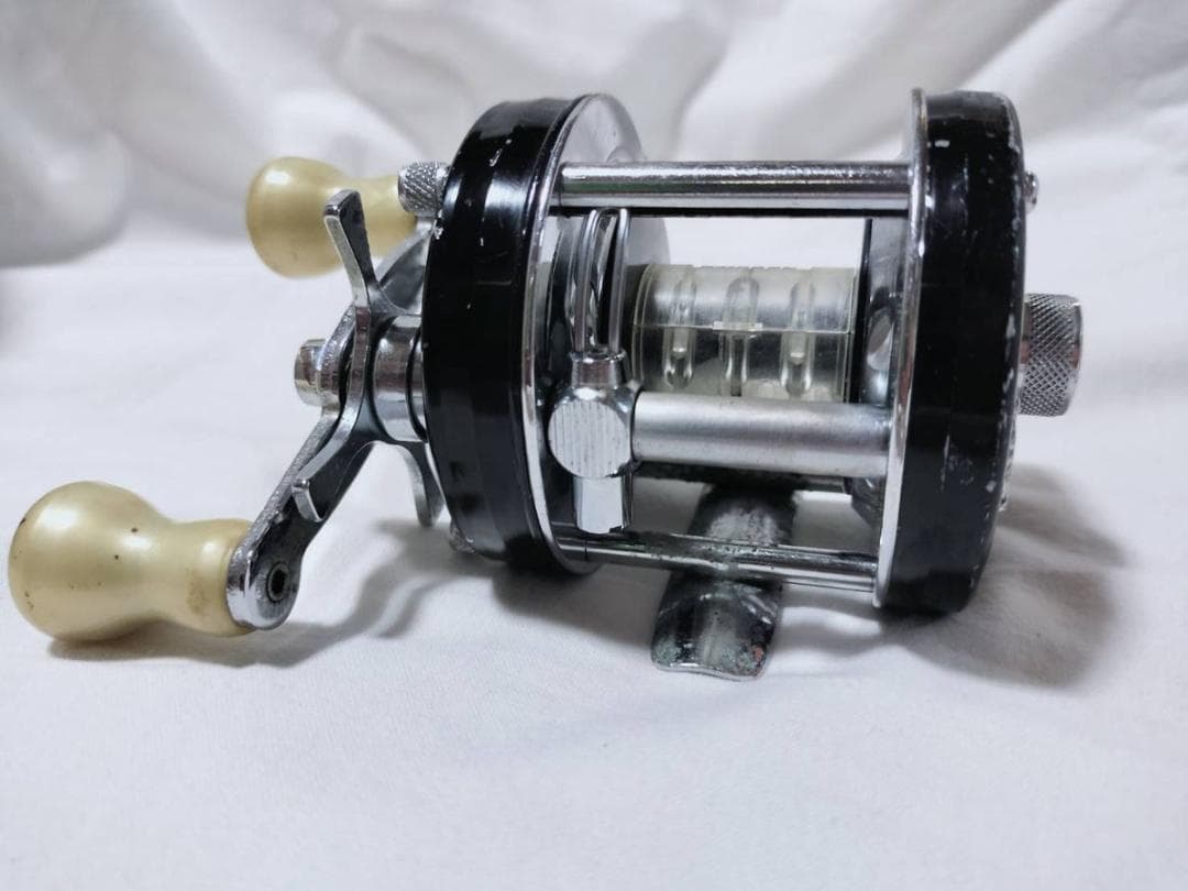 アブガルシア　アンバサダー5000C 　ビンテージ　リール abu 　ブラック
