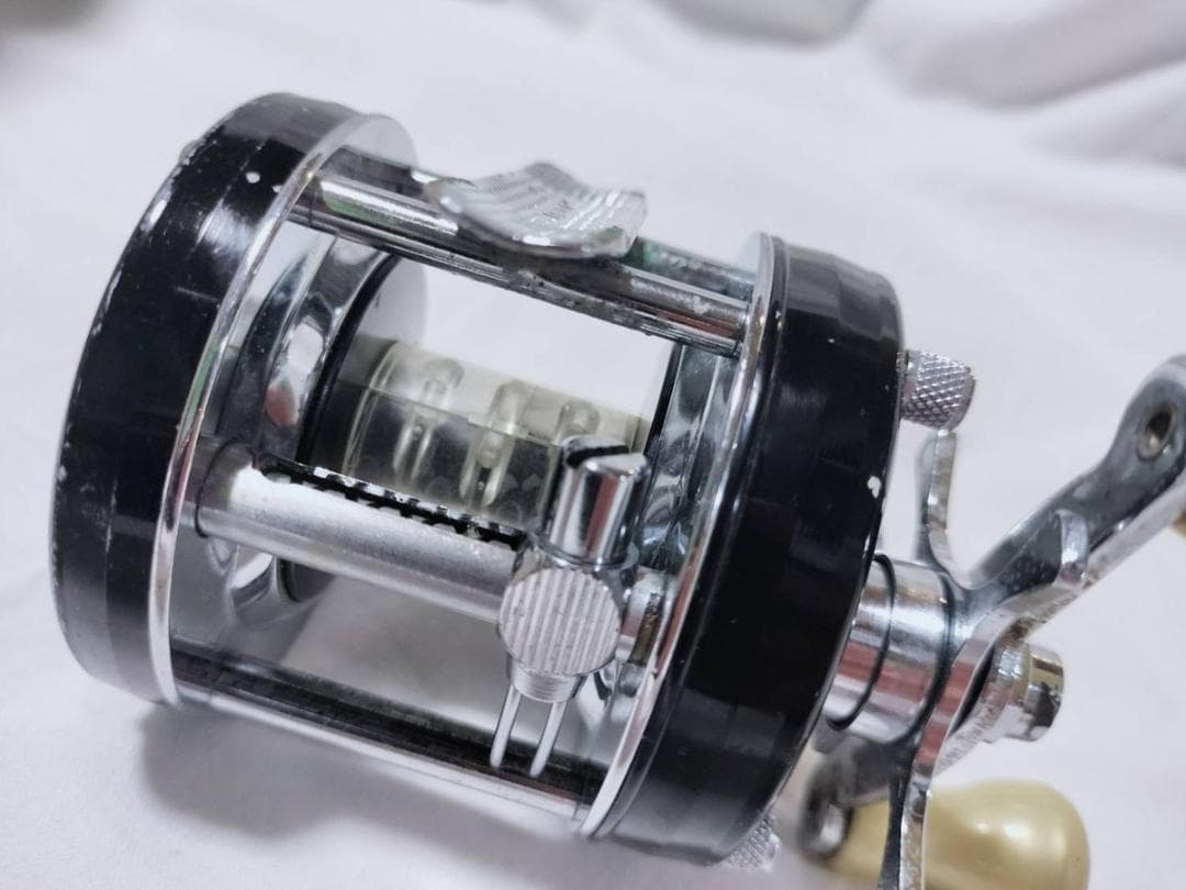 アブガルシア　アンバサダー5000C 　ビンテージ　リール abu 　ブラック