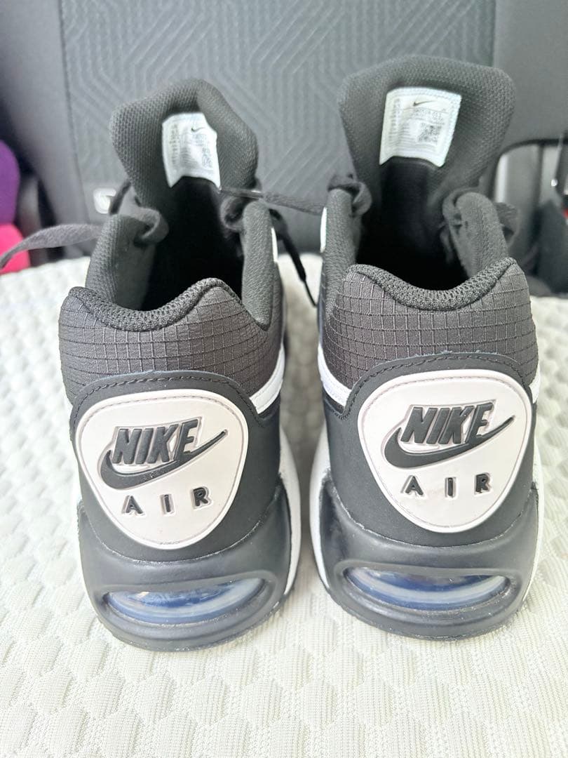 Nike エアマックス IVO メンズスニーカー　27.5