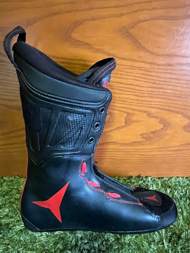 ATOMIC REDSTER CLUB SPORT 130スキーブーツ