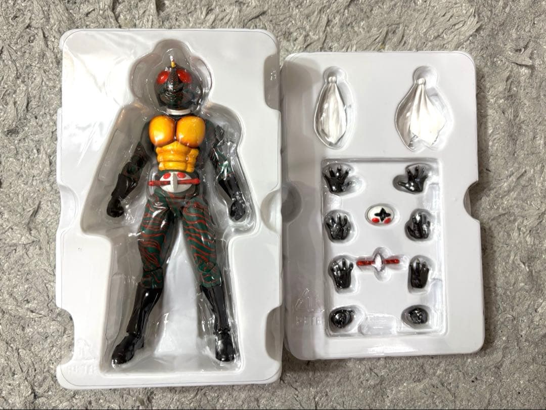 S.H.Figuarts（真骨彫製法）仮面ライダーアマゾン