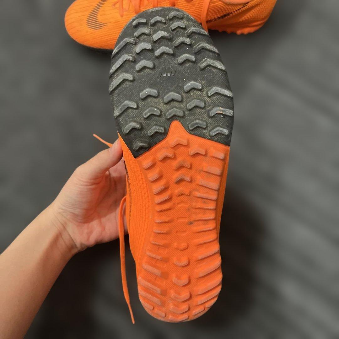 Nike スパイクシューズ オレンジ