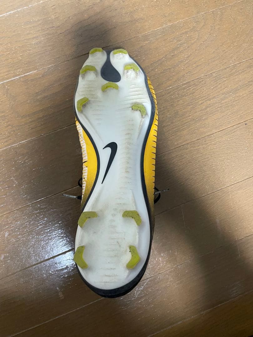 マーキュリアルFG