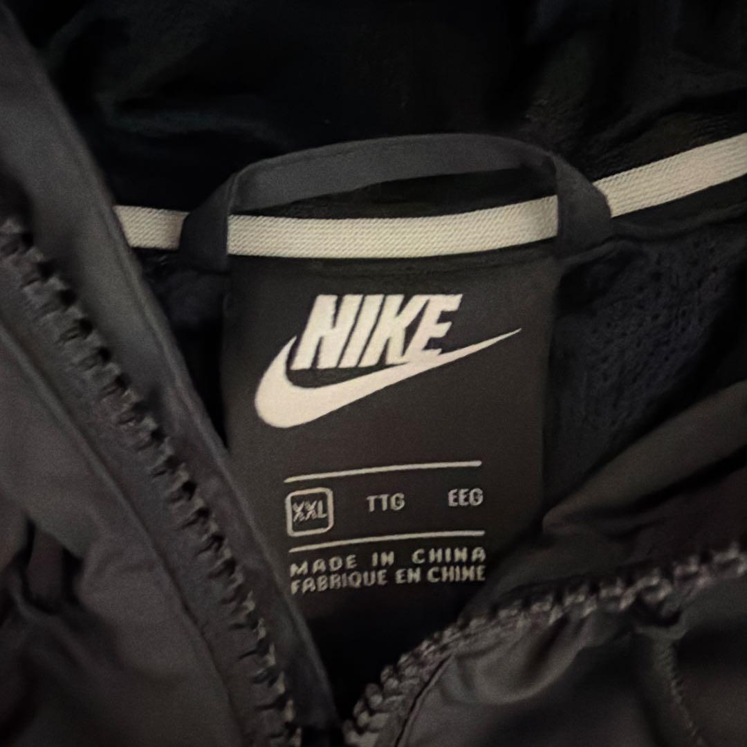 【未使用】NIKEナイキジャケットウィンドランナー AT5271-010/2XL