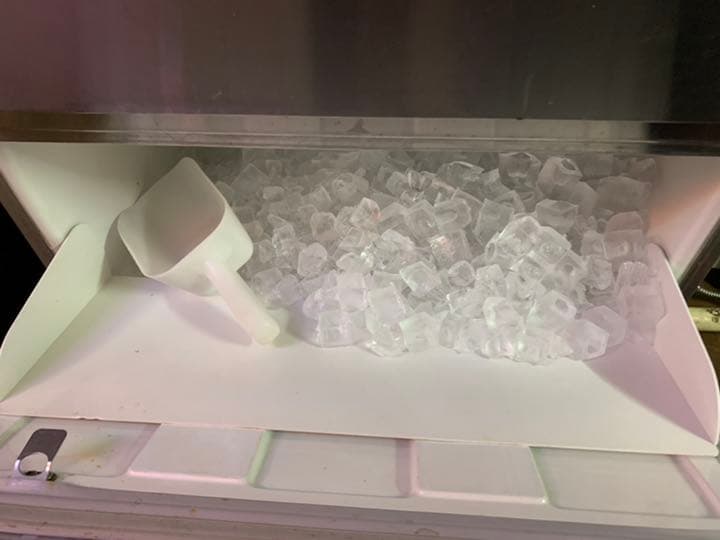 氷メーカー