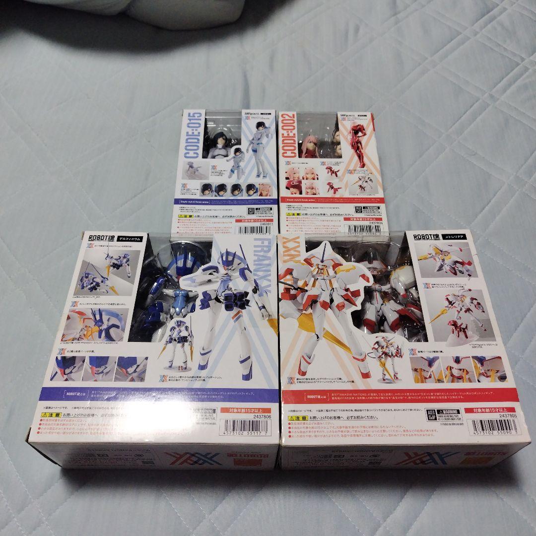 SHFiguartsゼロツー・イチゴ ROBOT魂ストレチア・デルフィニウム