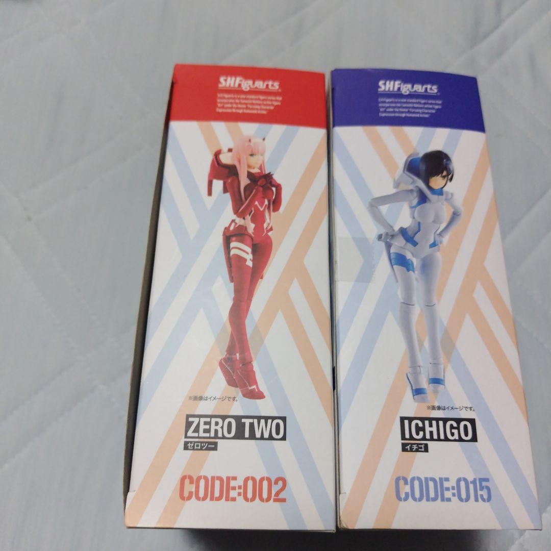 SHFiguartsゼロツー・イチゴ ROBOT魂ストレチア・デルフィニウム