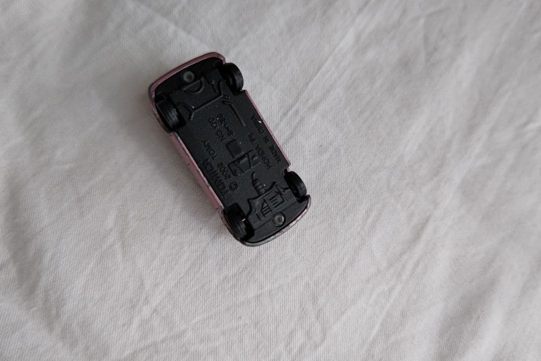トミカ ピンク コンパクトカー ミニカー