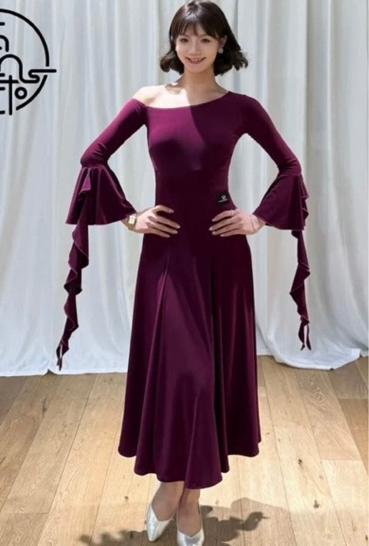 【訳アリ】新品XI-DUO DANCEラッフルスリーブワンショルダーワンピース