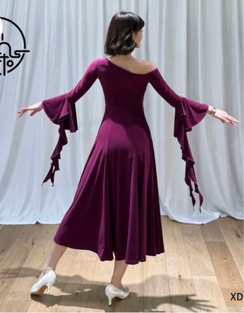 【訳アリ】新品XI-DUO DANCEラッフルスリーブワンショルダーワンピース