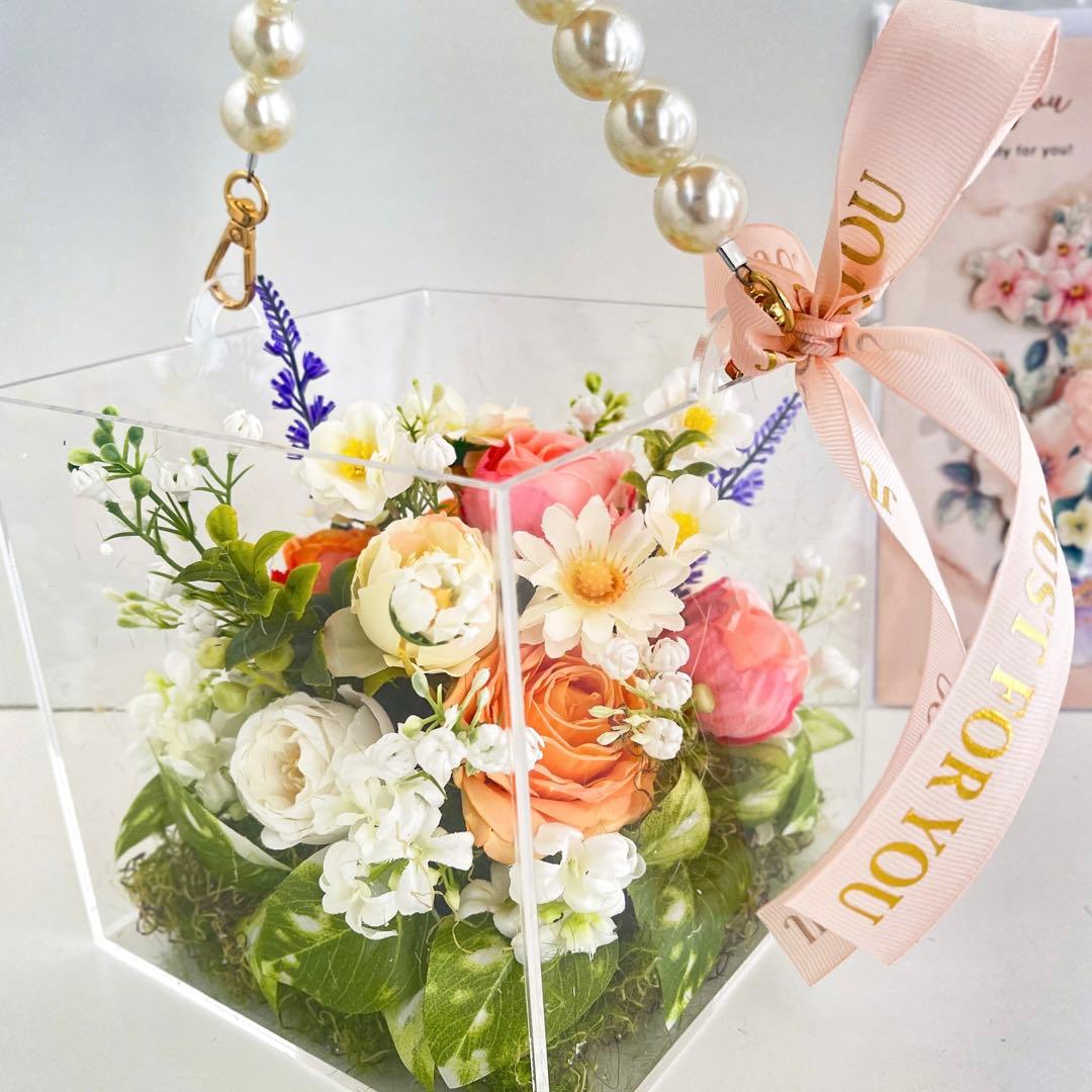 パールハンドル付き クリアボックスフラワー｜春の彩り想いが伝わるギフトアレンジ