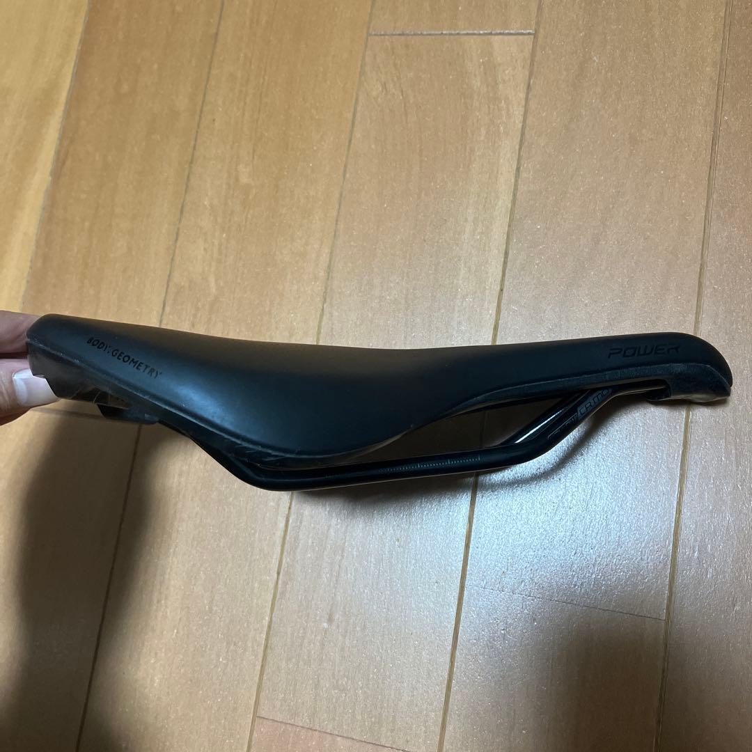 Specialized サドル 143mm エルゴノミック