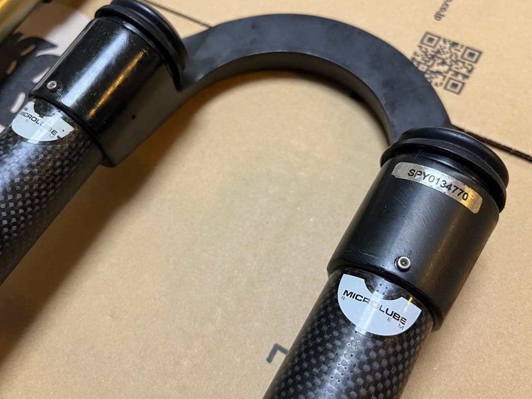 マニト X-Vert MRD DH TPCフォーク カーボン ダブルクラウン