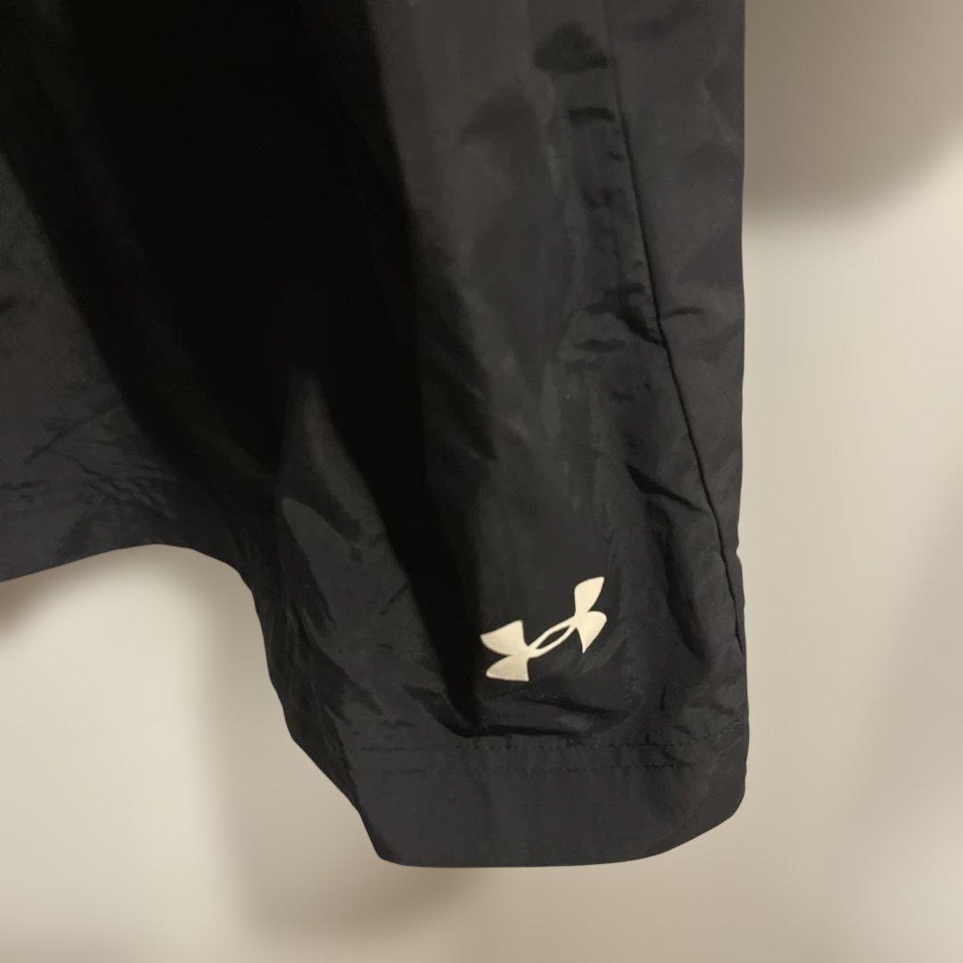 Under Armour ブラックウィンドブレーカー MD