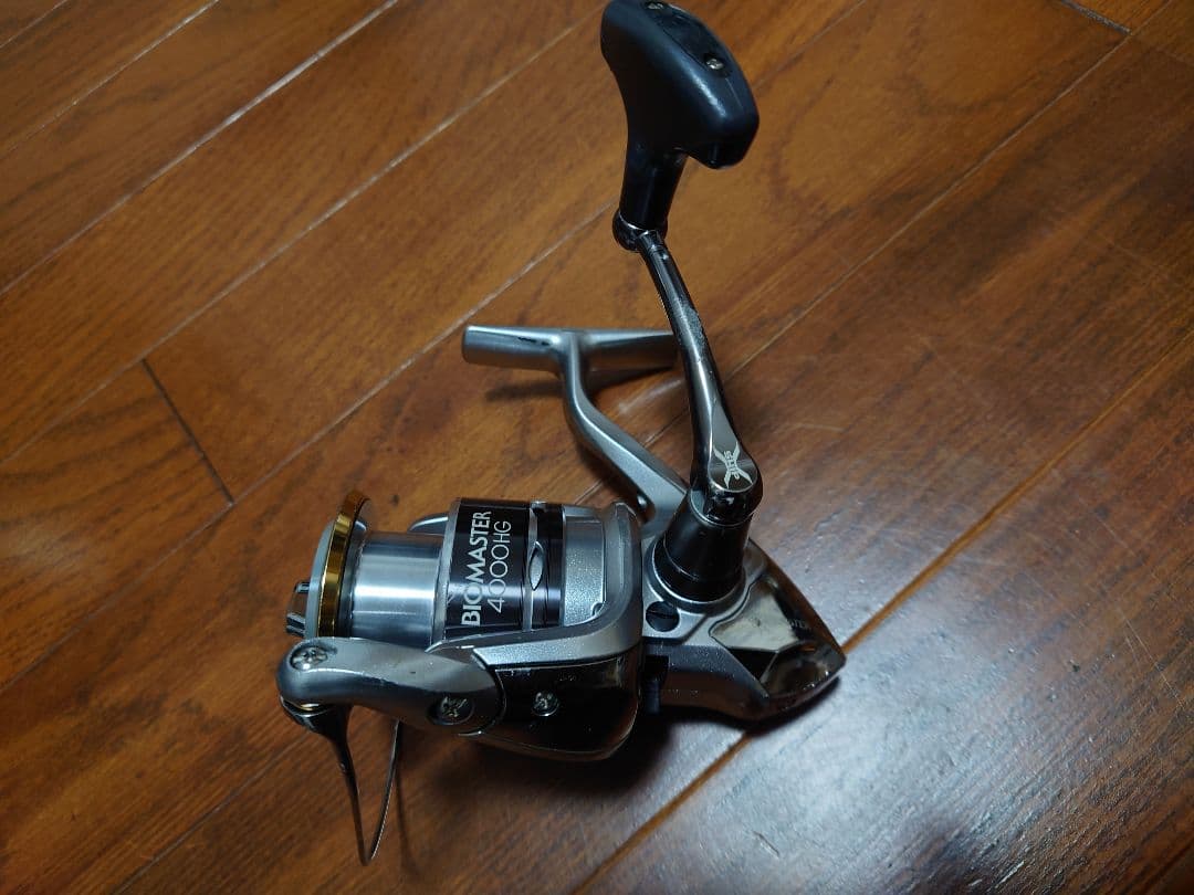 11 BIOMASTER 4000HG スピニングリール。動作問題なし。