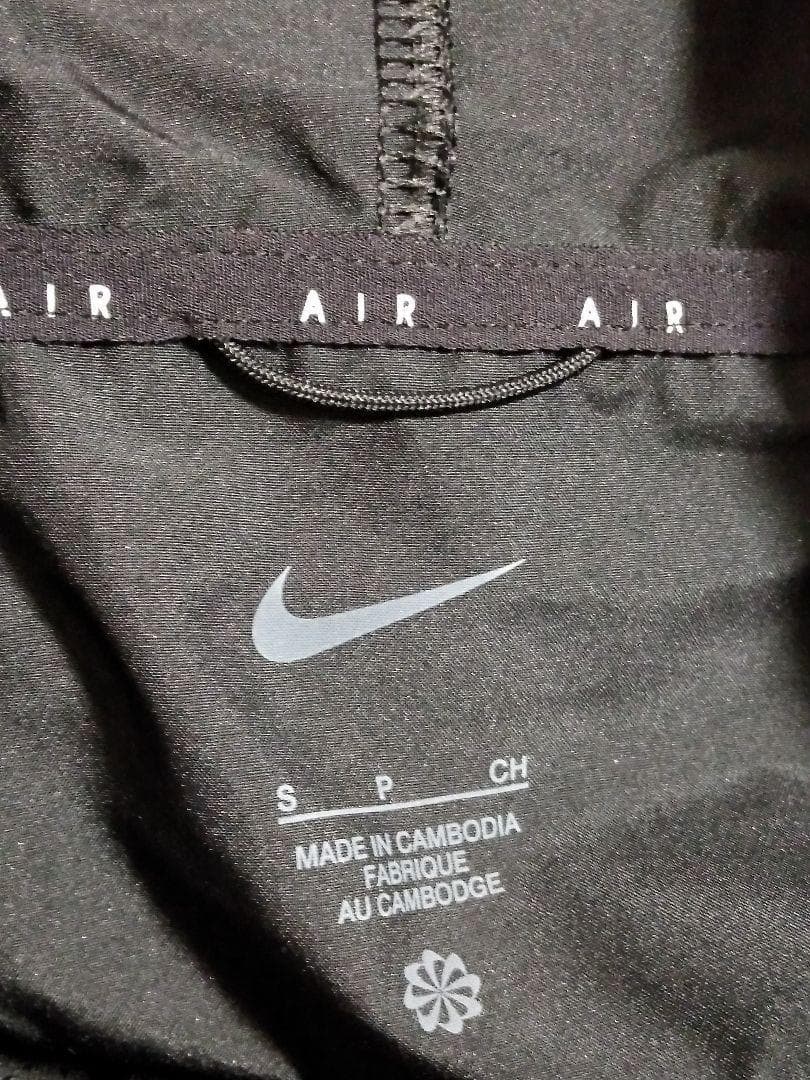 新品☆NIKEナイキ　AIRパーカーブルゾン ☆キラキラ☆　黒×シルバー　S