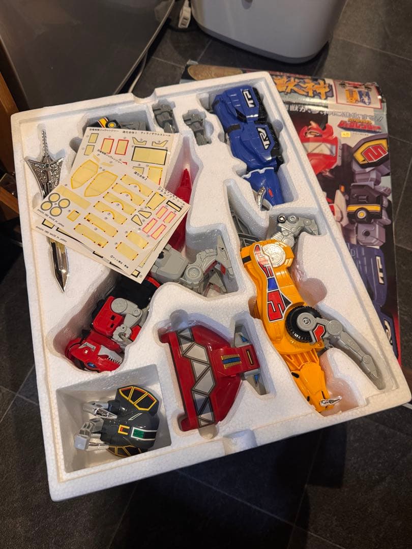 極美品 DXバンダイ 恐竜戦隊ジュウレンジャー大獸神