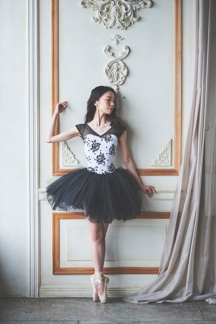 stina　スティナ　Mサイズ　半袖　ハーフスリーブ　タイプH　花柄　中古美品