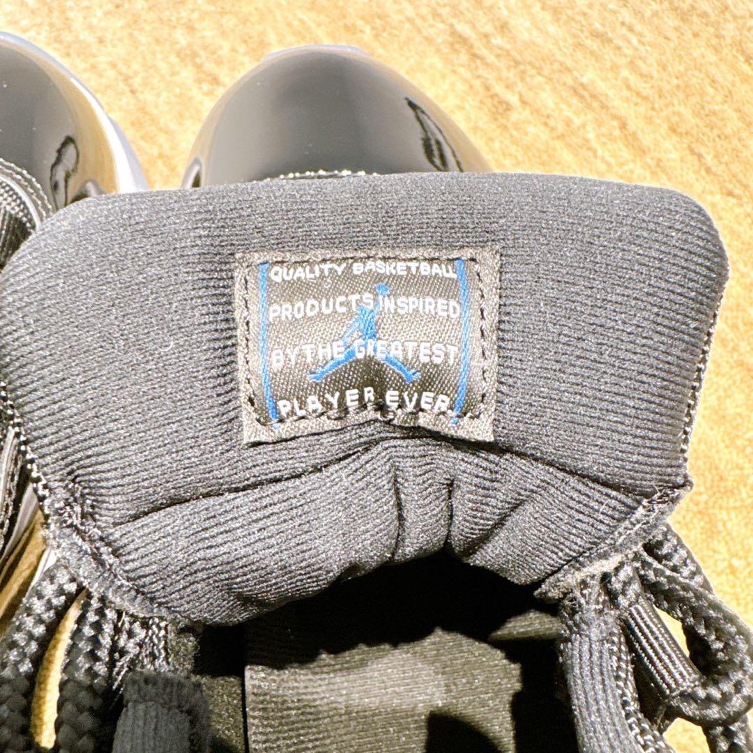 【NIKEエアジョーダン11 レトロロー】　ブラックアンドバーシティロイヤル