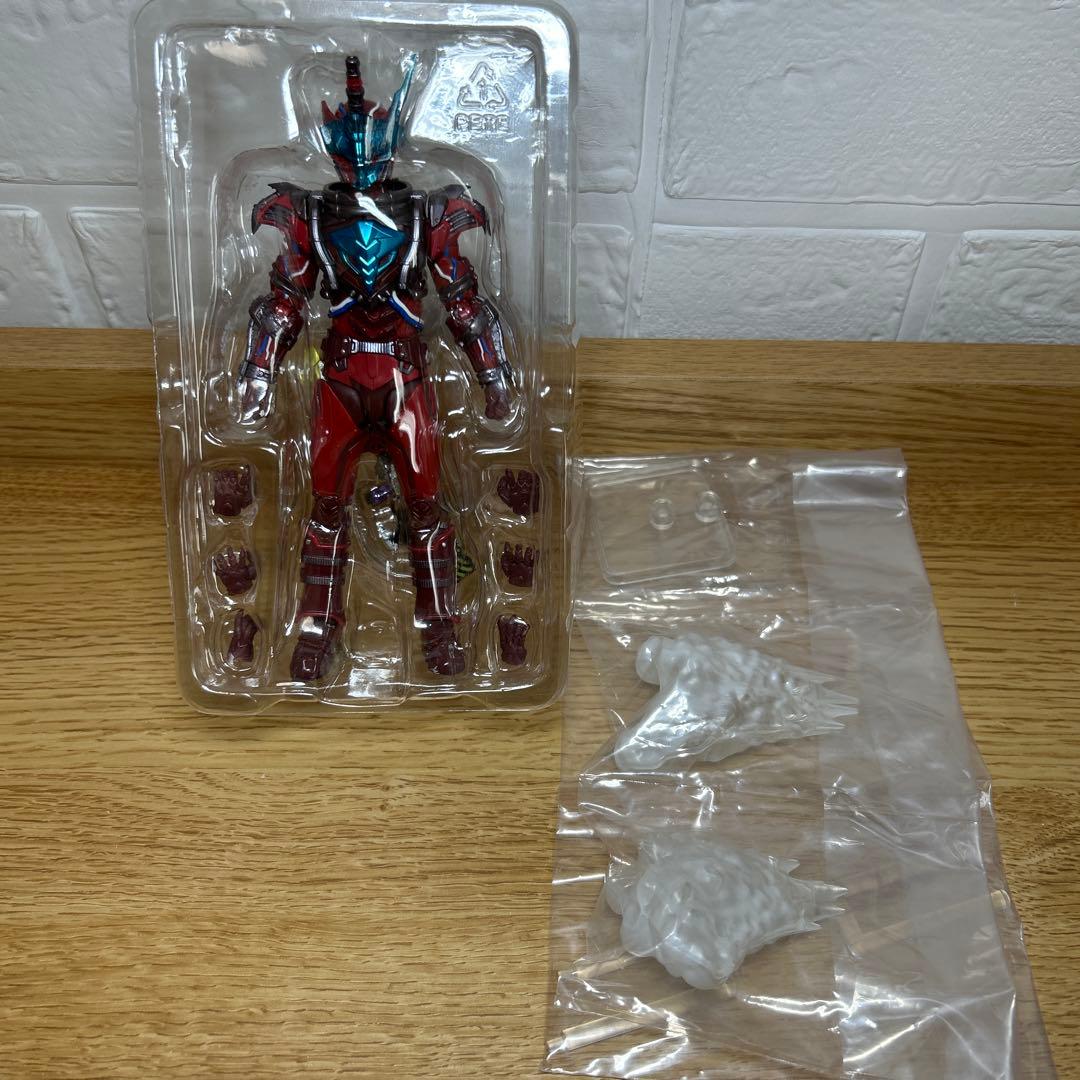 ブラッドスターク フィギュアーツ 仮面ライダービルド