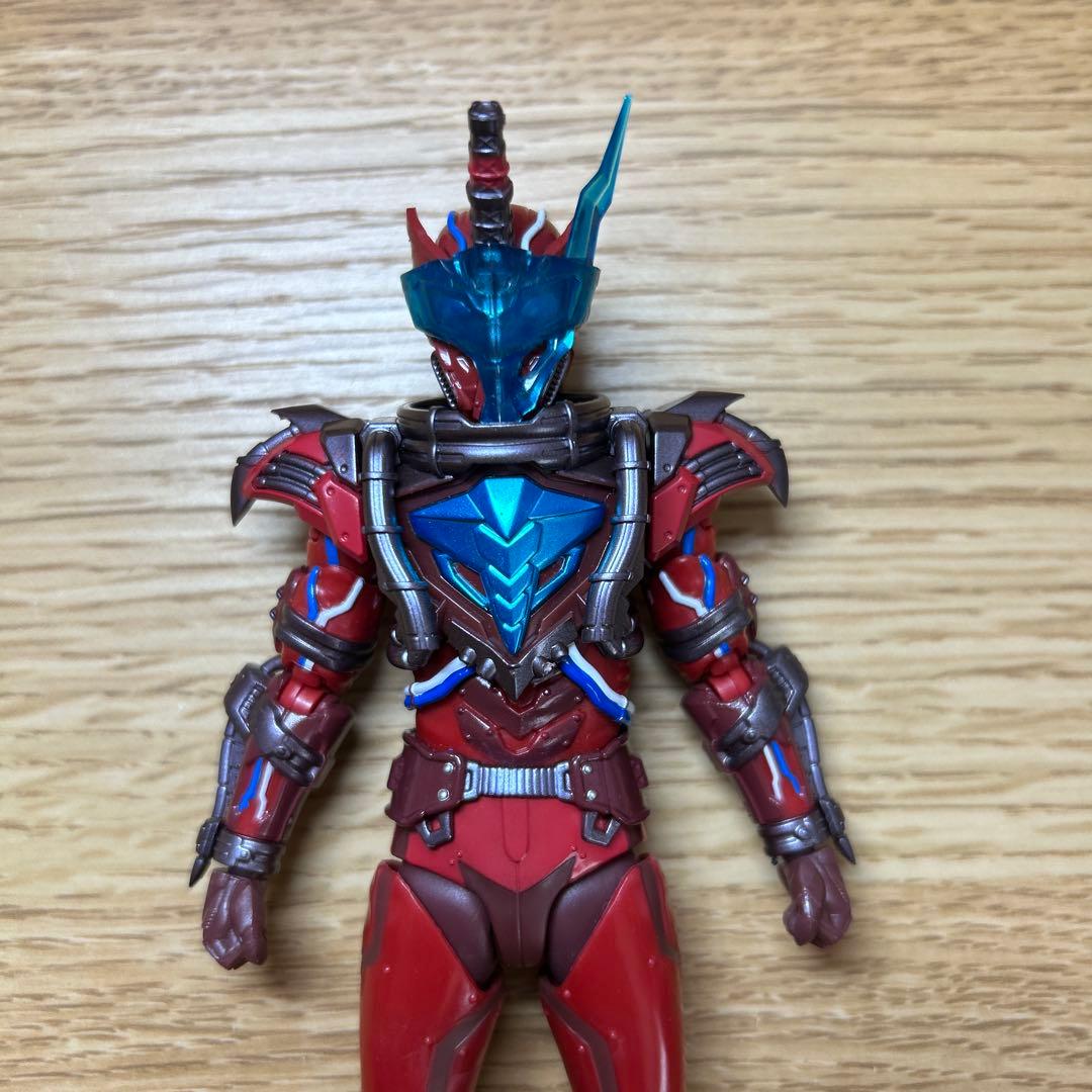 ブラッドスターク フィギュアーツ 仮面ライダービルド