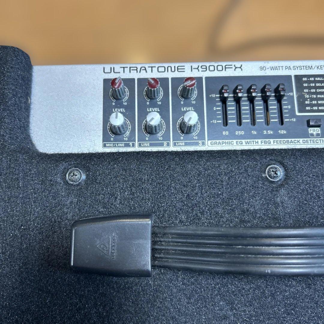 Behringer Ultratone K900FX 90W PAシステム