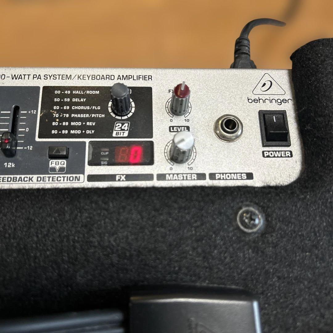 Behringer Ultratone K900FX 90W PAシステム