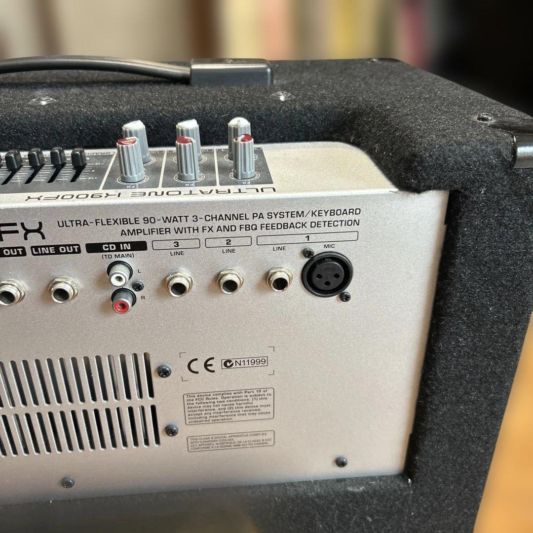 Behringer Ultratone K900FX 90W PAシステム