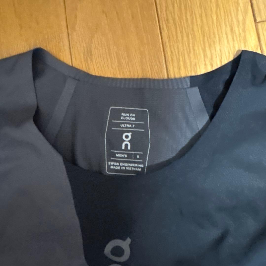 on ランニングtシャツ