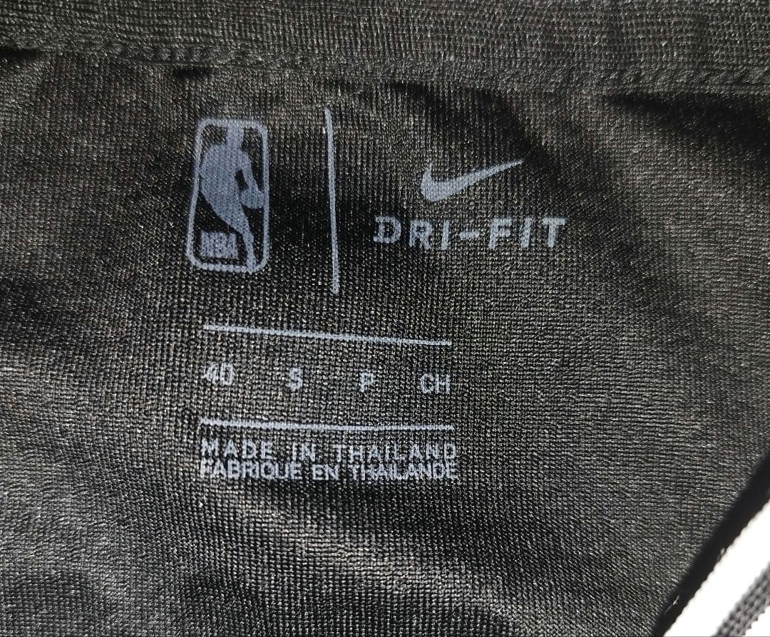 美品　カイリーアービング　NIKEナイキ　ユニフォーム　11　　　バスケ　NBA
