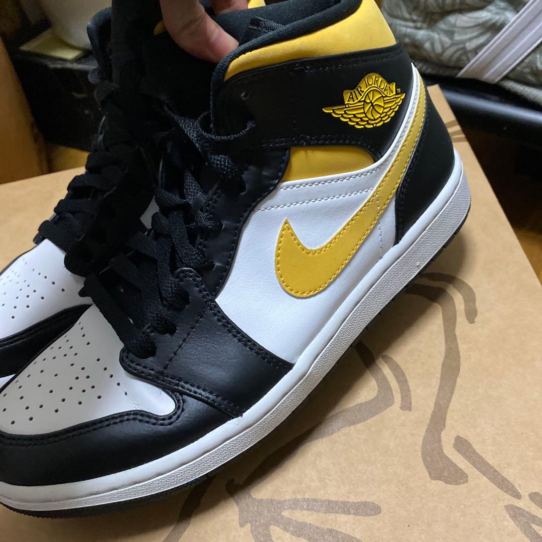 極美品Nike Air Jordan 1 ミッドカット シューズ