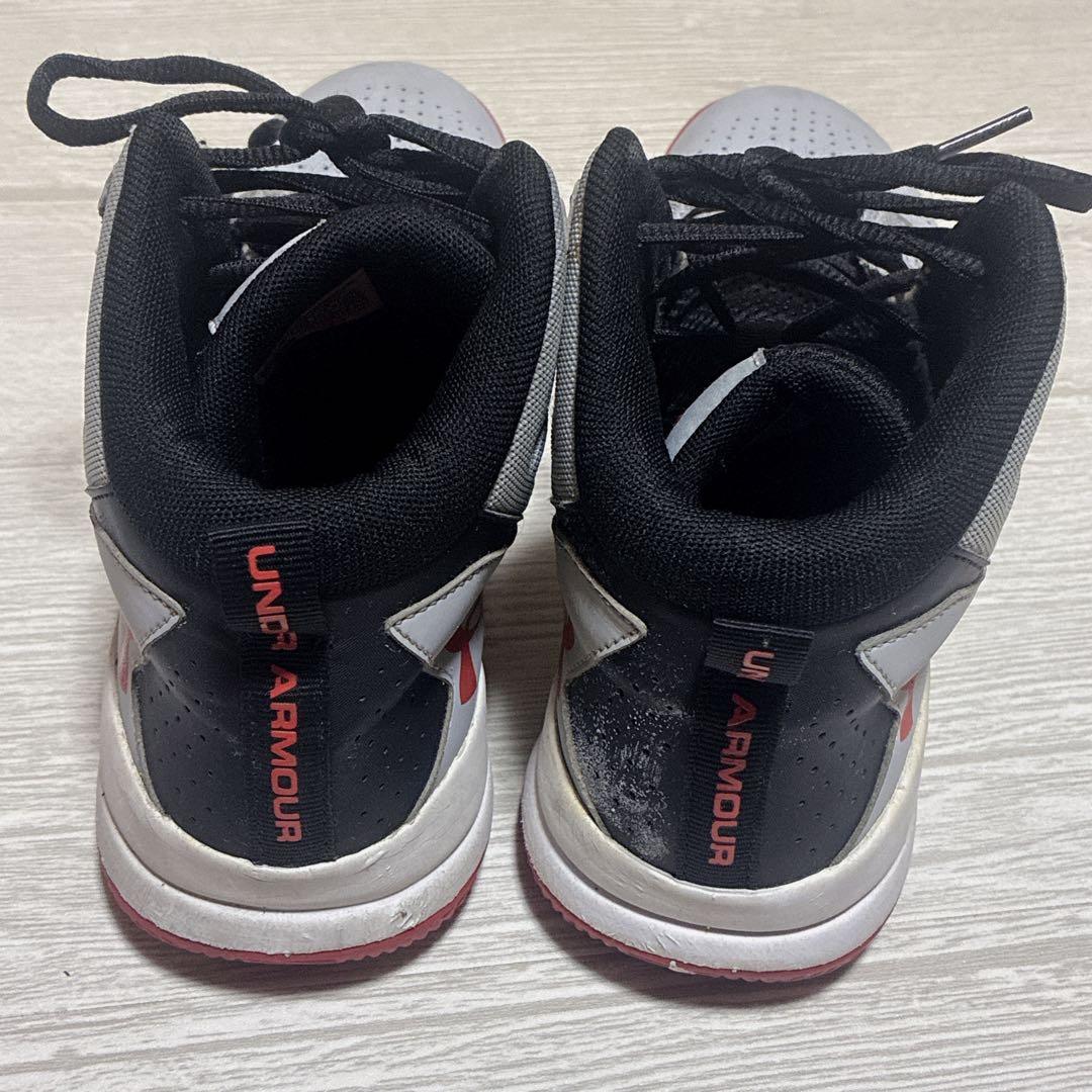 Under Armour UA HOVR バスケットシューズ