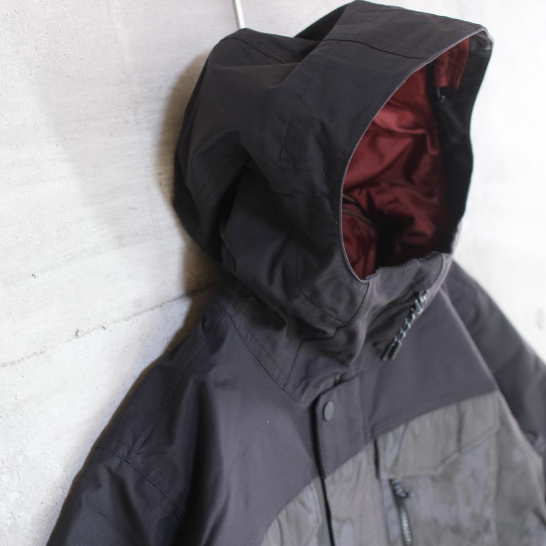 【極美品 高機能 フェード柄】厚地 高撥水【M】BURTON スノージャケット