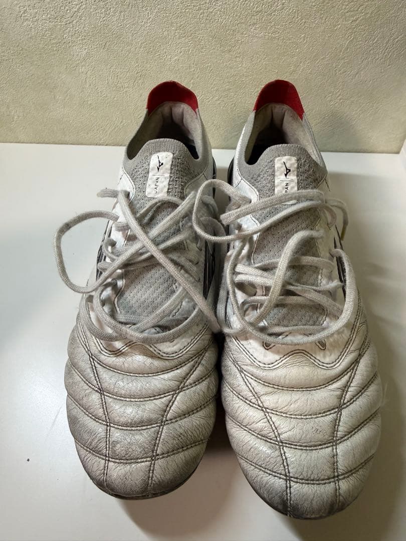 Mizuno Morelia Neo βサッカーシューズ ホワイト/レッド