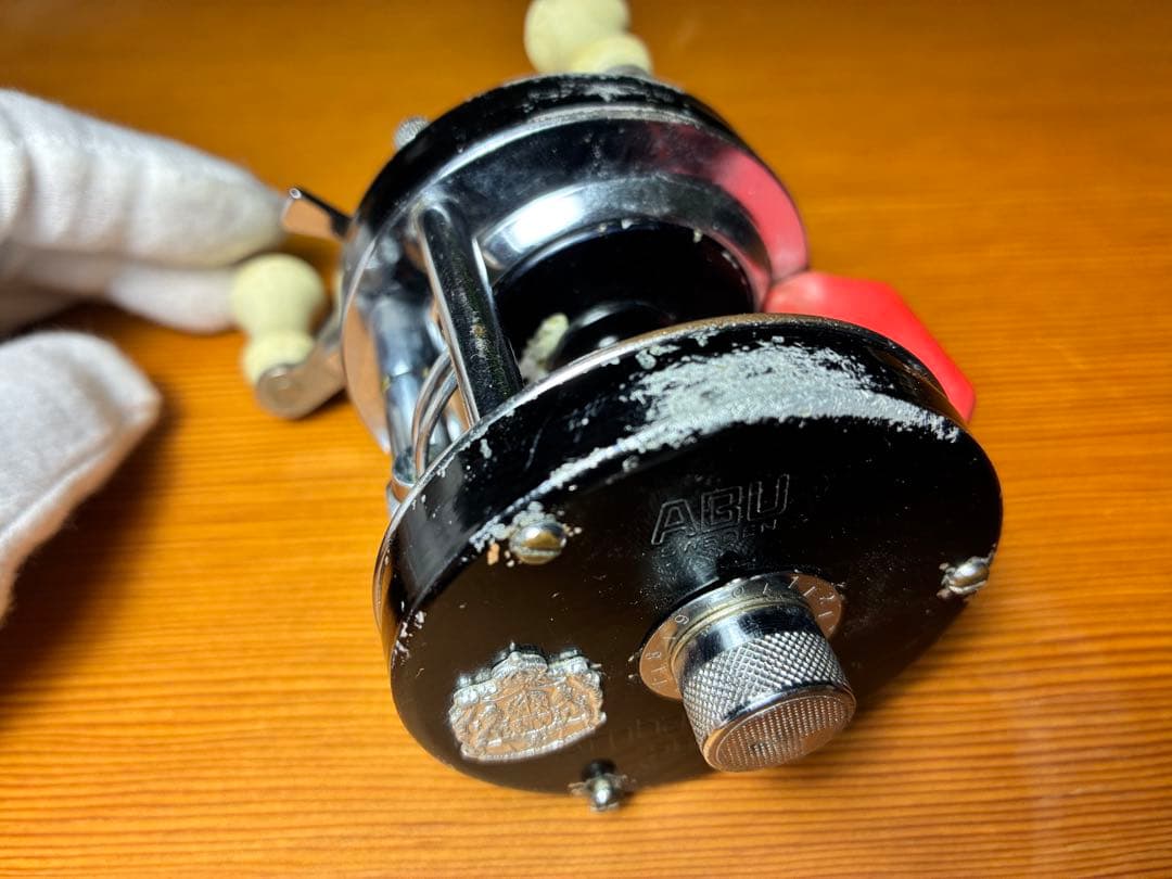 ABUアンバサダー5600C オールド　赤ベロ　一部部品欠あり　ジャンク品　現状
