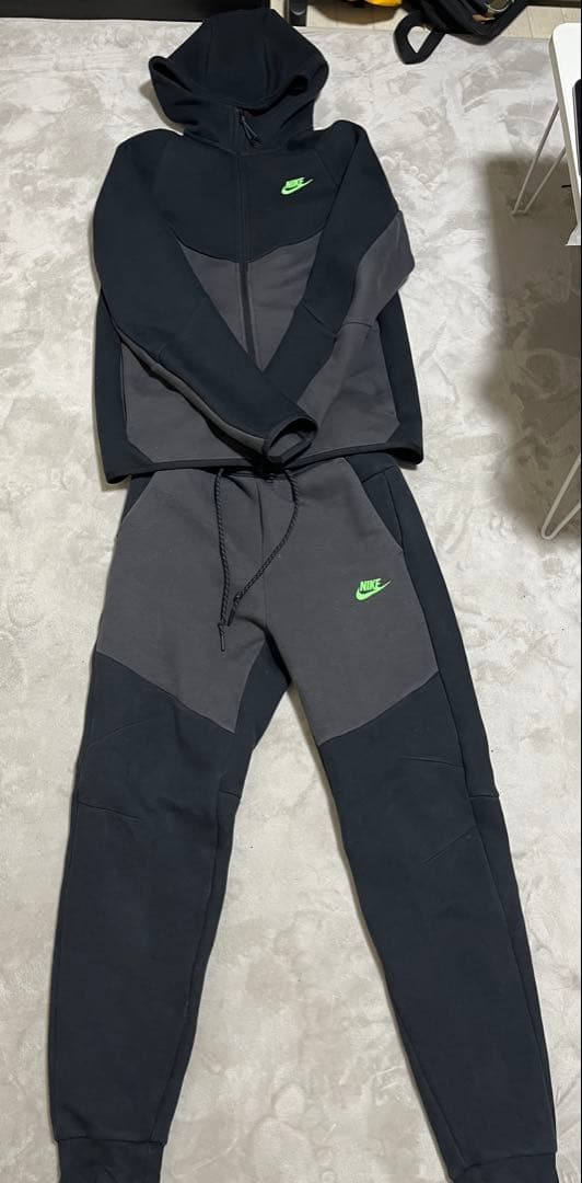 NIKEテックフリースセットアップ　s size