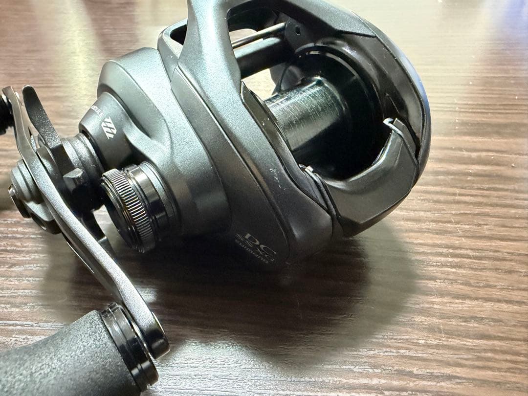 EXSENCE DC SS XG (左)
