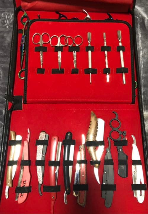 新品　最終価格！美容師さんいかがでしょうか 高品質　ハサミ　ネイル　剃刀　他