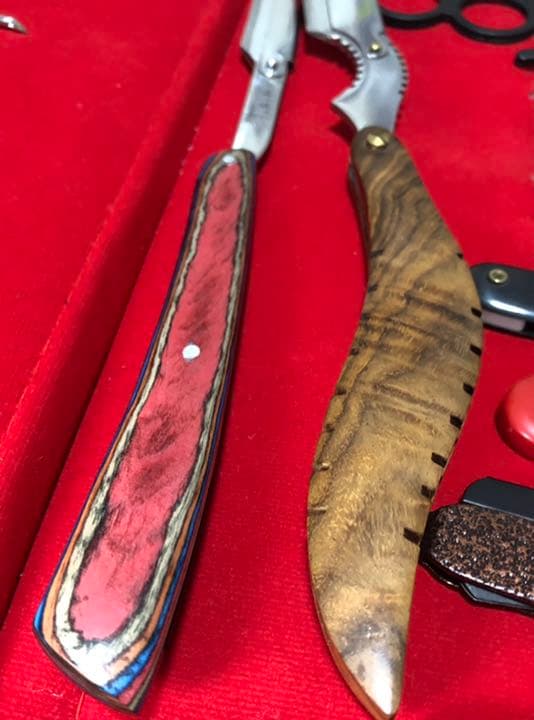 新品　最終価格！美容師さんいかがでしょうか 高品質　ハサミ　ネイル　剃刀　他