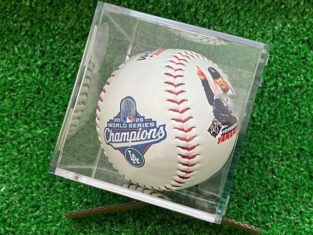 山本由伸2025WS/MVP記念サインボールUVケース付USローリングス限定品