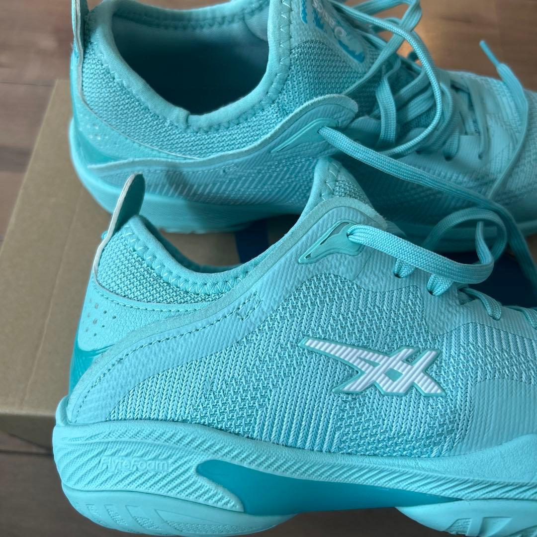 asics バッシュ　グライドノバ　FF3 23センチ　美品