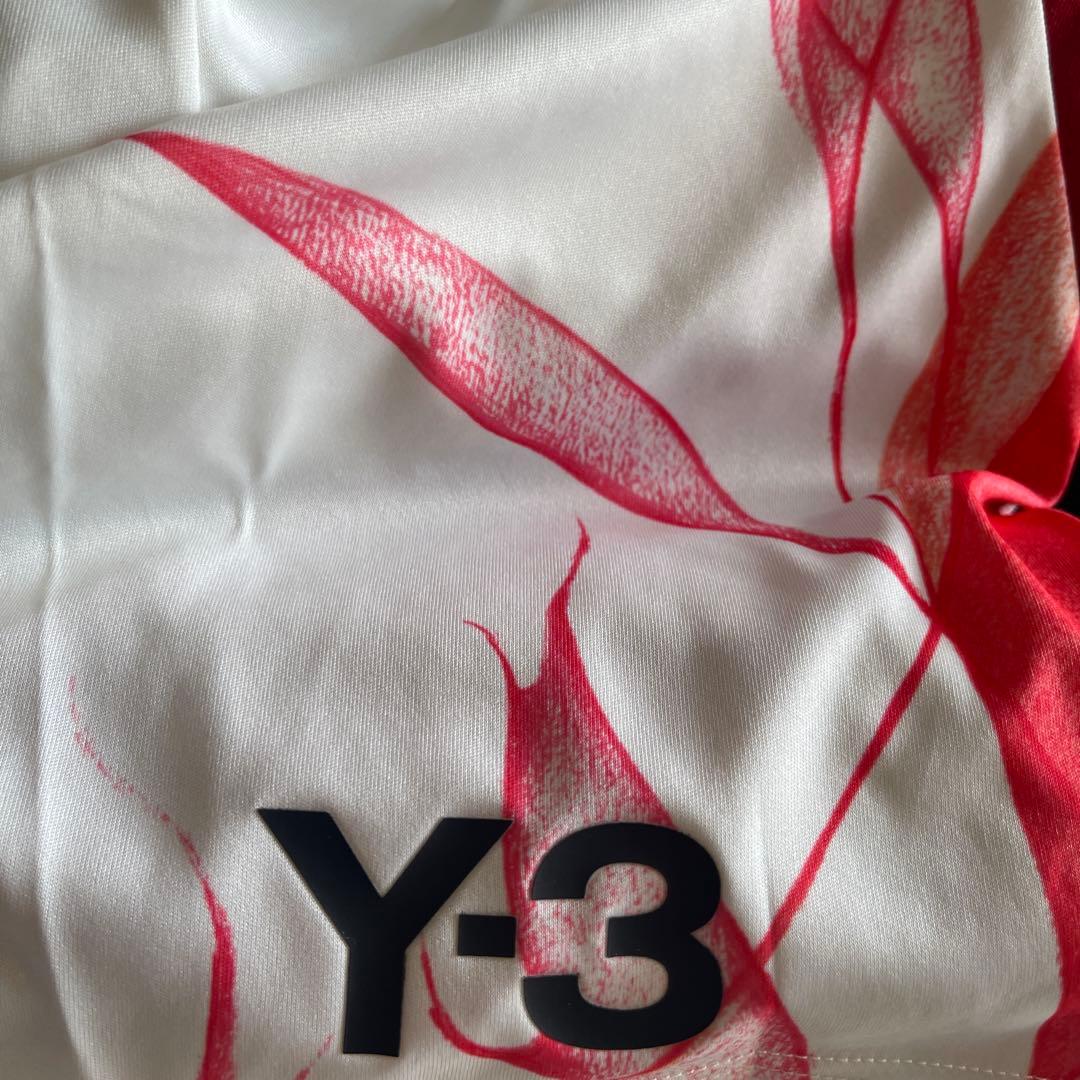 新品タグ付き　Y-3 ハーフパンツ ホワイト/レッド レギュラー