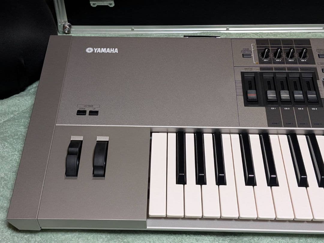 YAMAHA ヤマハ MOTIF7 シンセサイザー 76鍵 ハードケース付き
