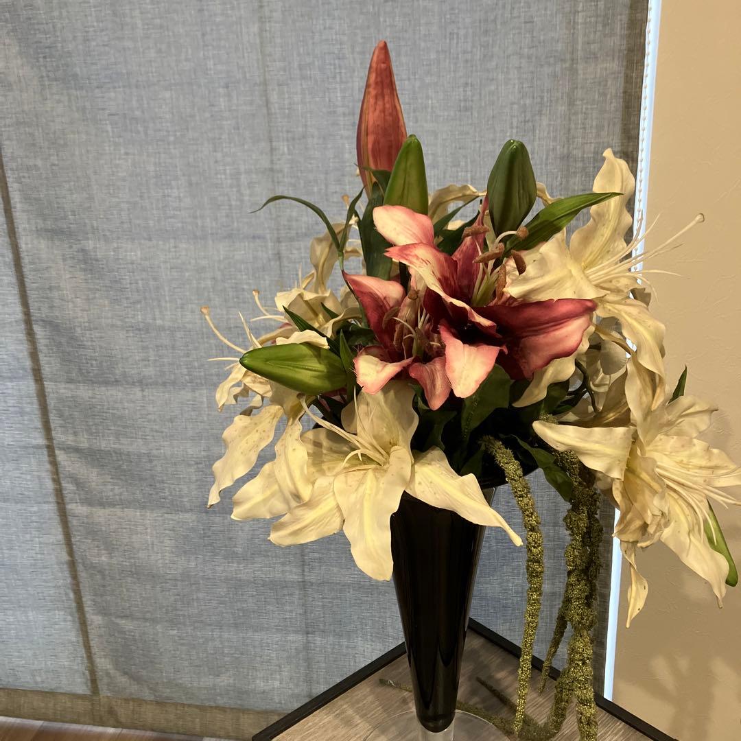 豪華花瓶入り造花飾り