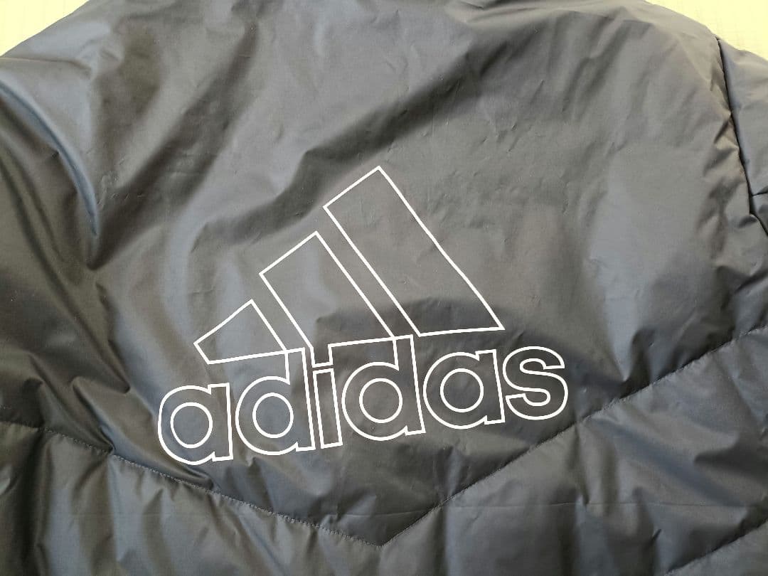 新品未使用　160cm adidas ベンチコート