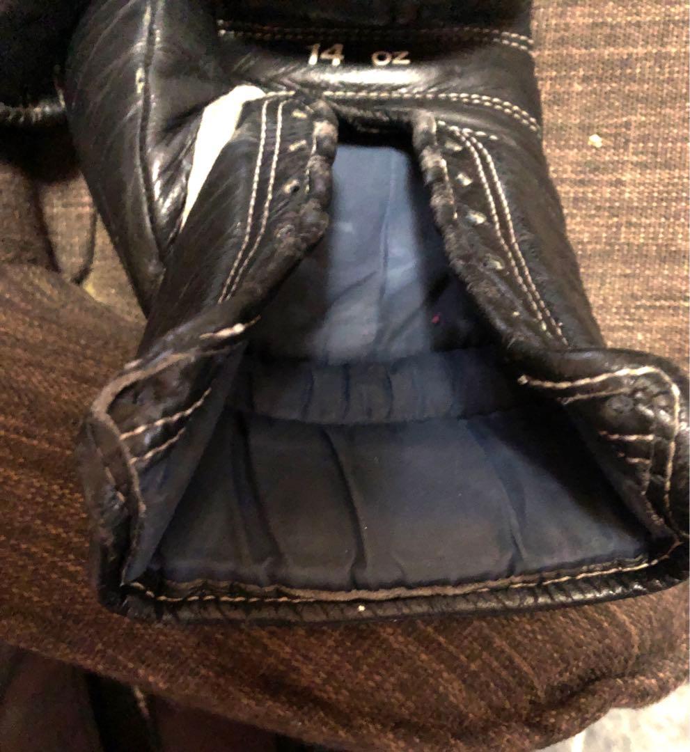 Winning ボクシンググローブ 14 oz 黒　紐なし