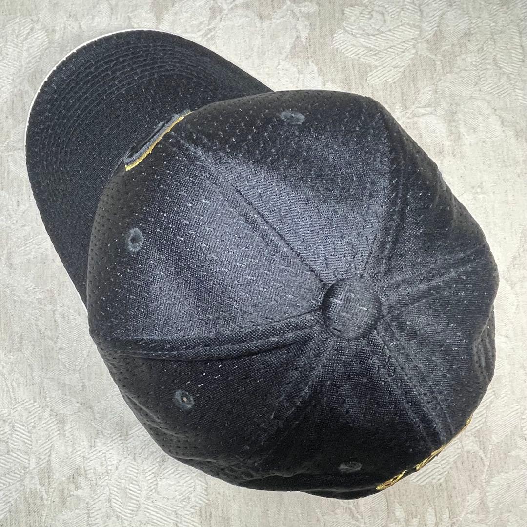美品！ 横浜ベイスターズ キャップ 旧ロゴ β ベータ 黒に金色の縁取り