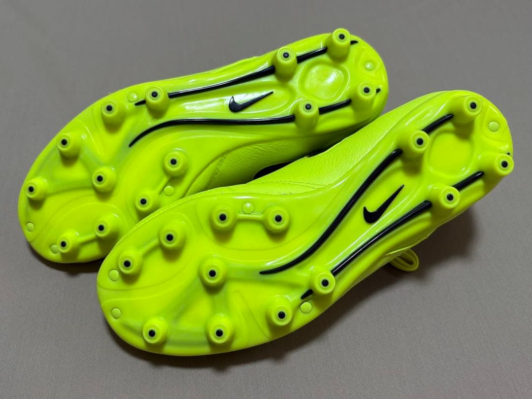 ナイキ ティエンポ ミスティック V HG サッカーシューズ スパイク 激レア